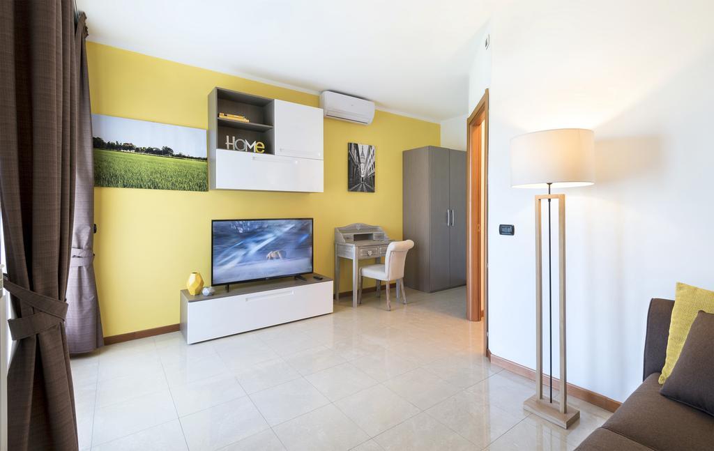 Airone Apartment نوفارا المظهر الخارجي الصورة